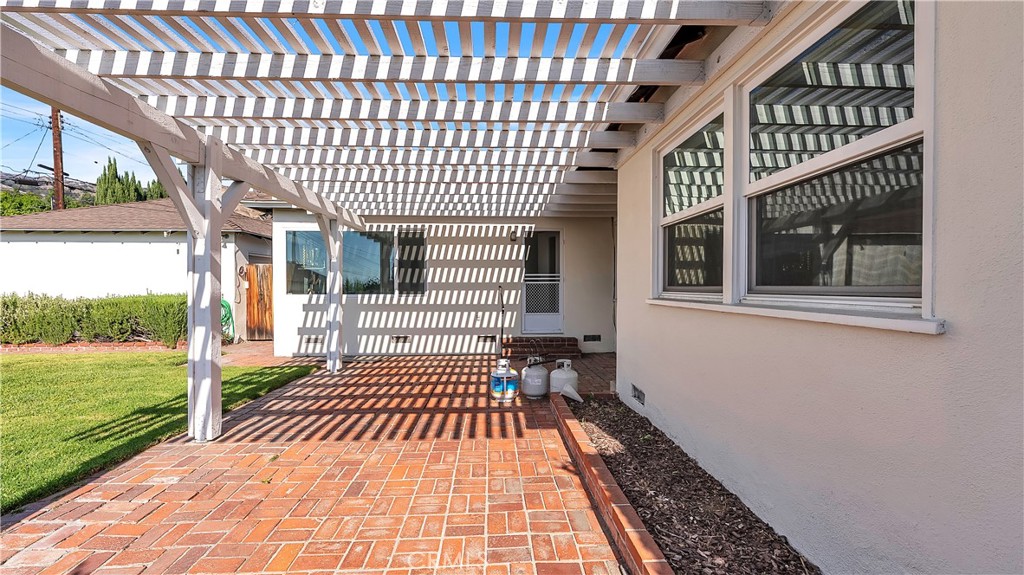 919 Delaware Road Burbank, CA 91504 - Photo 29 of 36