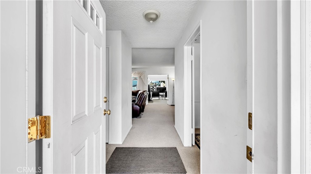 919 Delaware Road Burbank, CA 91504 - Photo 6 of 36