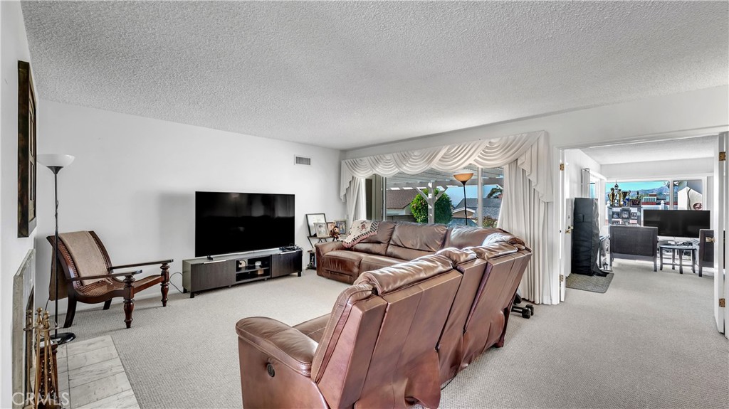 919 Delaware Road Burbank, CA 91504 - Photo 7 of 36