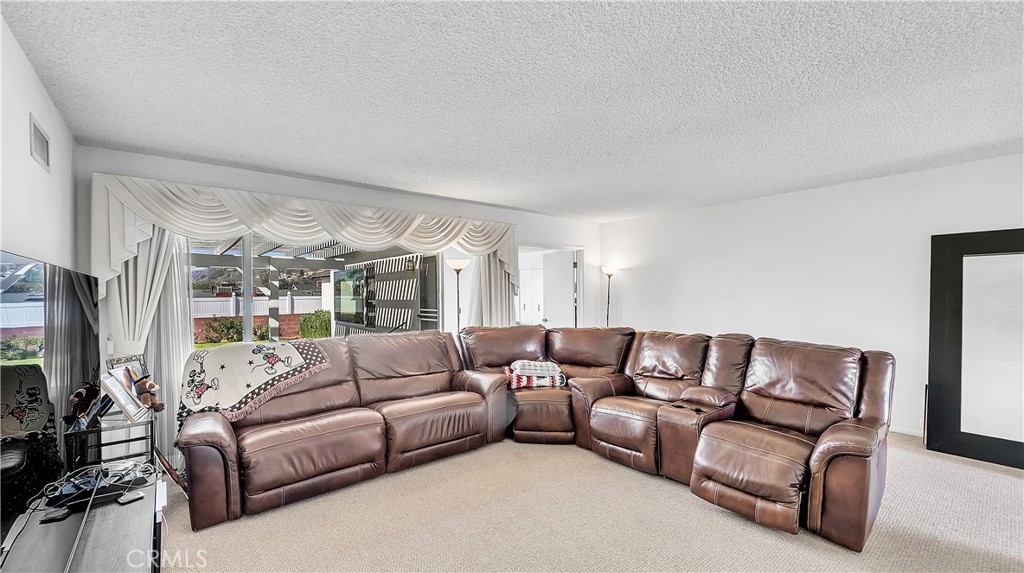 919 Delaware Road Burbank, CA 91504 - Photo 10 of 36