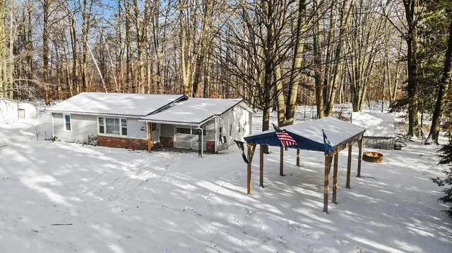 $91,000 | 8904 Yoder Drive, Farwell, MI 48622