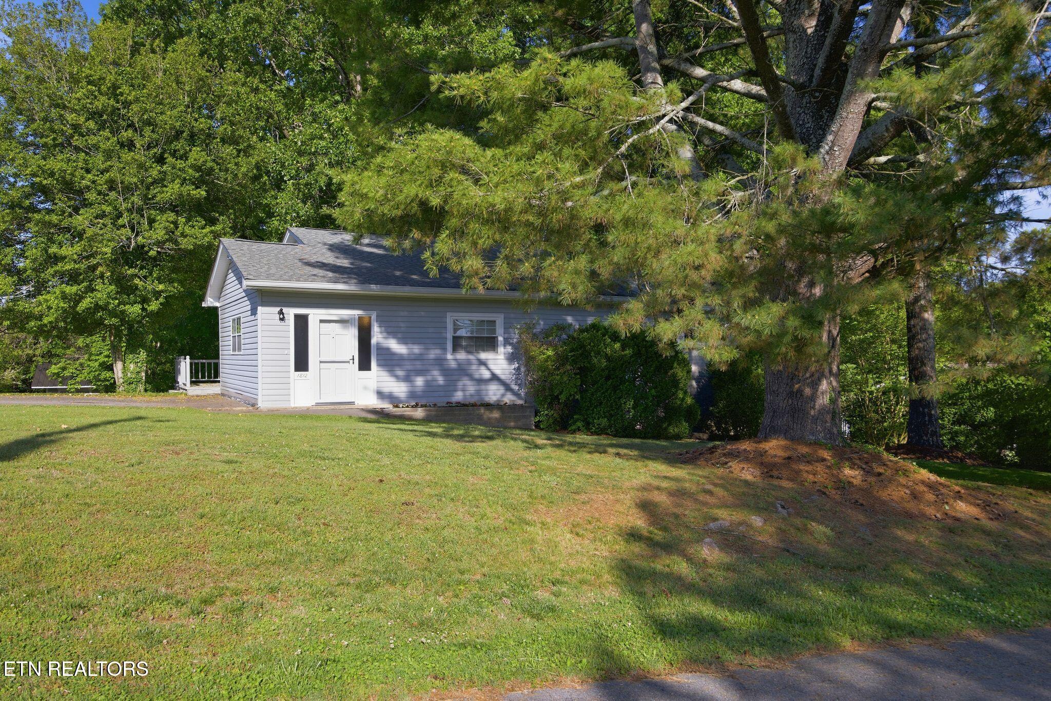 1812 Cherokee Street Athens, TN 37303 - Photo 2 of 45 rp2604301-1002