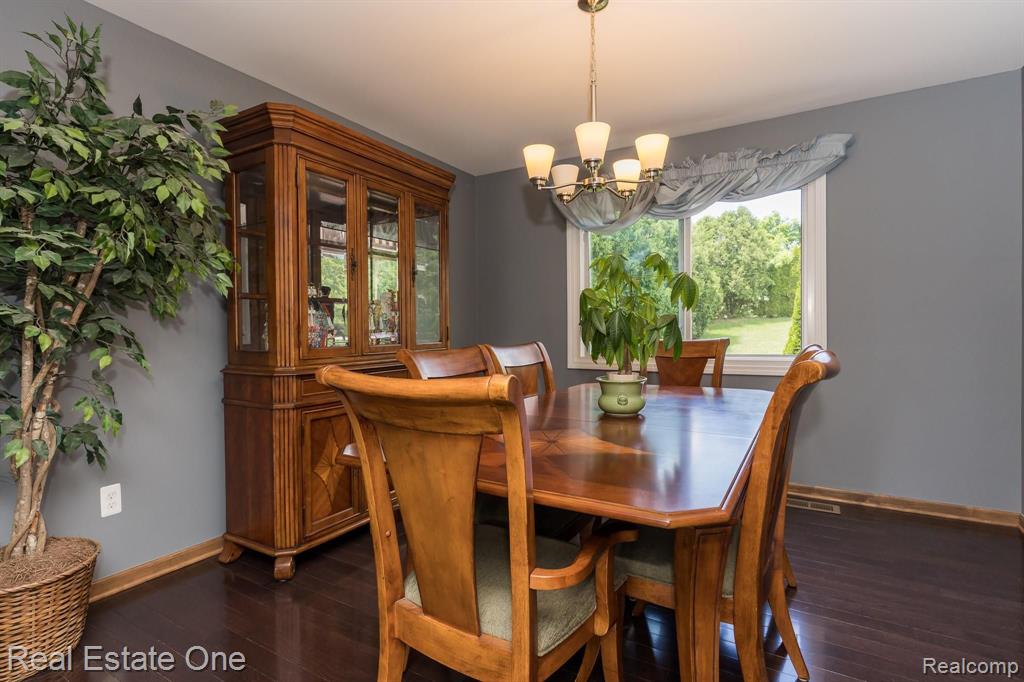 1401 Lomas Verdes Rochester Hills, MI 48306 - Photo 6 of 42