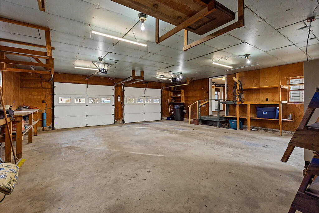372 Belgrade Road Oakland, ME 04963 - Photo 34 of 43 34 attached 2 car garage to house