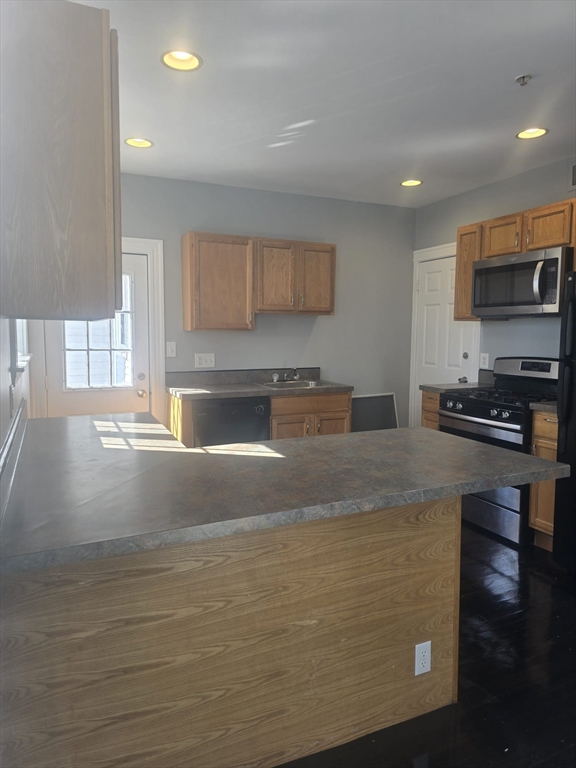 36 Surfside Road, Unit 7 Lynn, MA 01902 - Photo 4 of 11