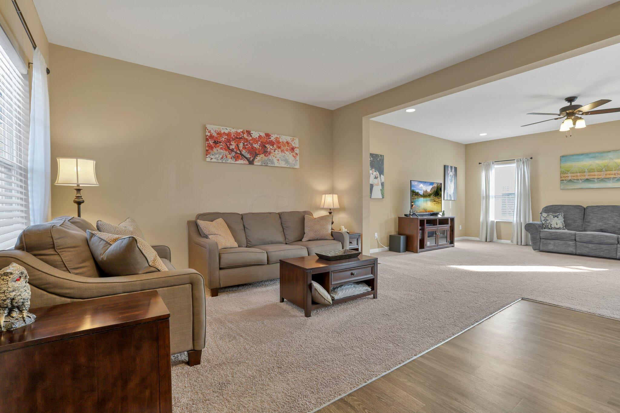 2556 Ridgeway Avenue Lancaster, OH 43130 - Photo 11 of 85 Living Room