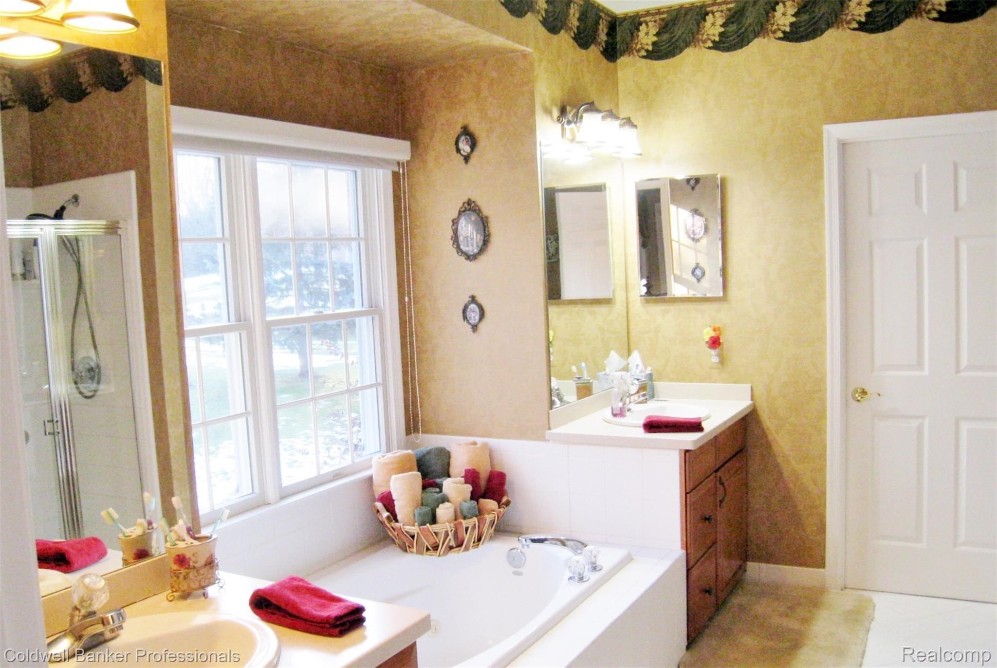 500 Timber Ridge Drive Highland, MI 48357 - Photo 13 of 40 IMG_5377.JPG