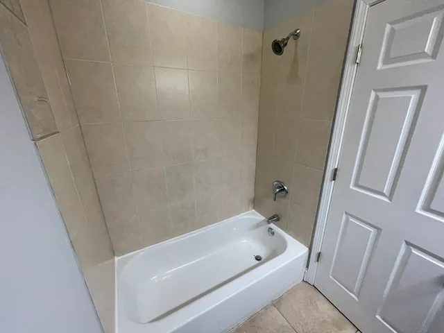 $1,895 | 6442 North Hamilton Avenue, Unit 3, Chicago, IL 60645