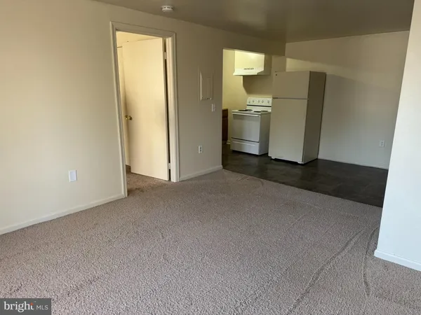 $1,200 | 109 South Bentz Street, Unit 8, Frederick, MD 21701