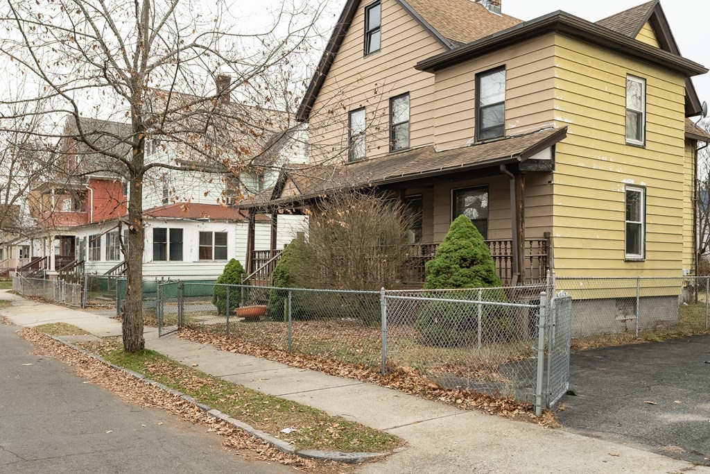 147 Lebanon Street Springfield, MA 01109 - Photo 2 of 20