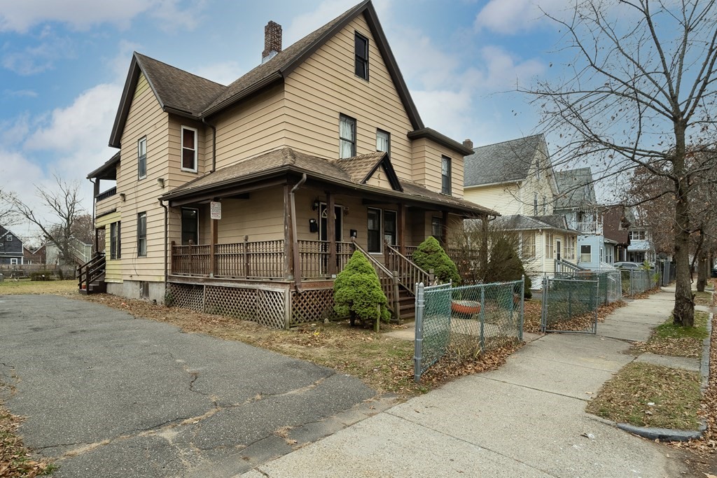147 Lebanon Street Springfield, MA 01109 - Photo 3 of 20