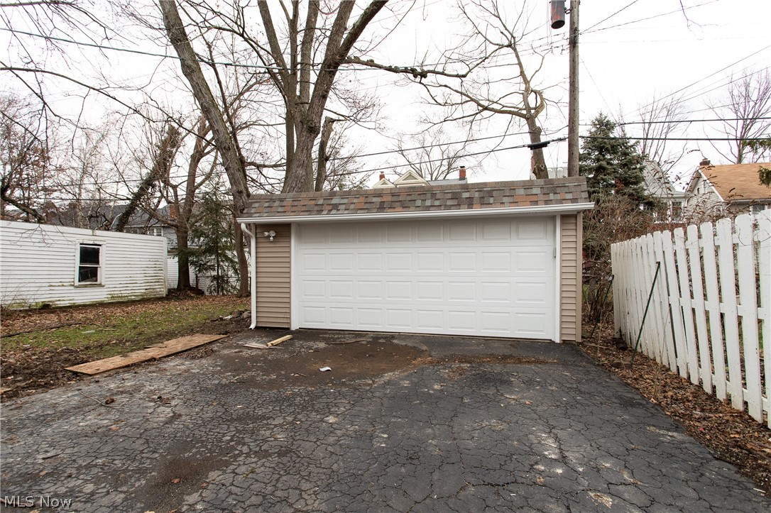 3051 Yorkshire Road Cleveland, OH 44118 - Photo 33 of 35 Gallery Image 33