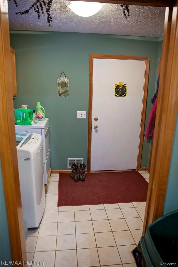 7000 West Allen Road Fowlerville, MI 48836 - Photo 15 of 26 Laundry.jpg