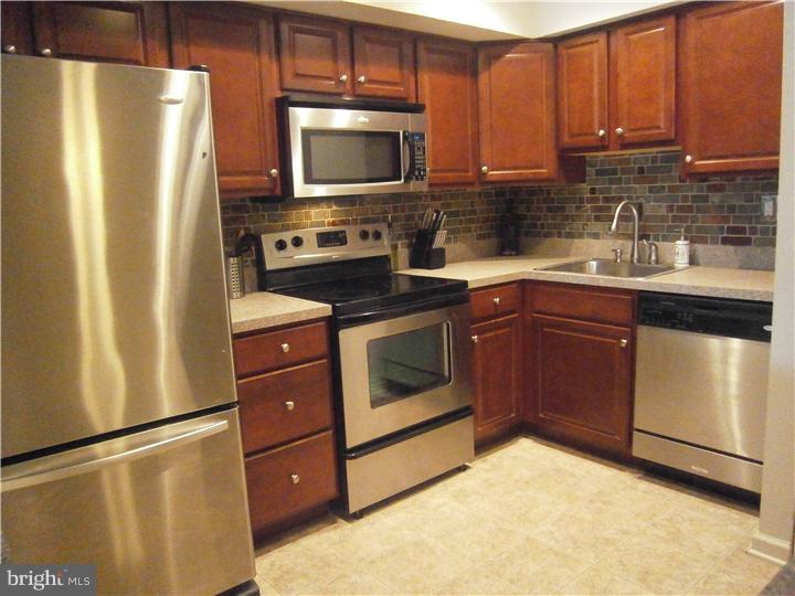 73 Ramsgate Court Blue Bell, PA 19422 - Photo 11 of 16 Kitchen