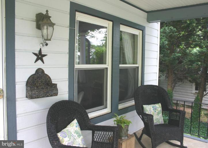 6401 Banbury Road Baltimore, MD 21239 - Photo 14 of 22 Front Porch