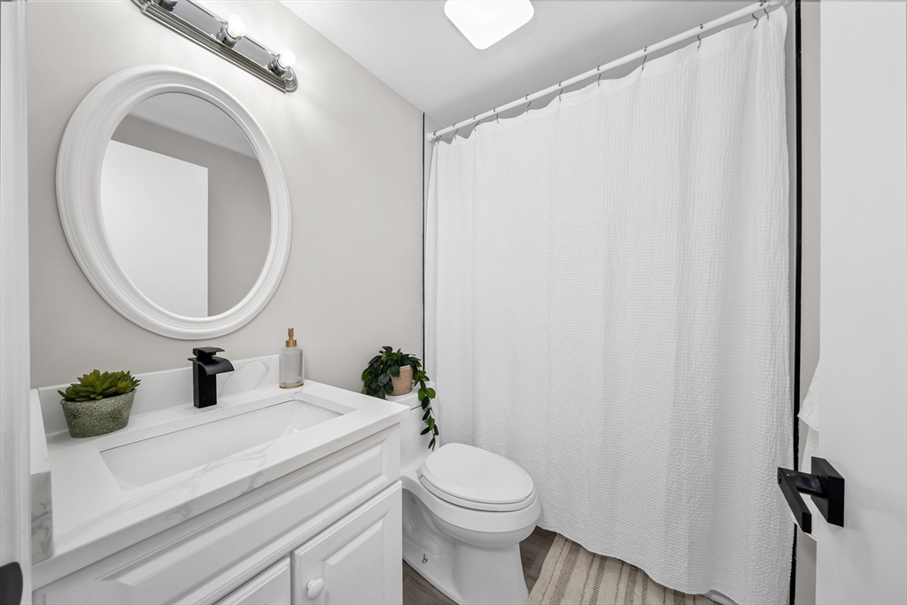42 Laws Brook Road Acton, MA 01720 - Photo 4 of 41