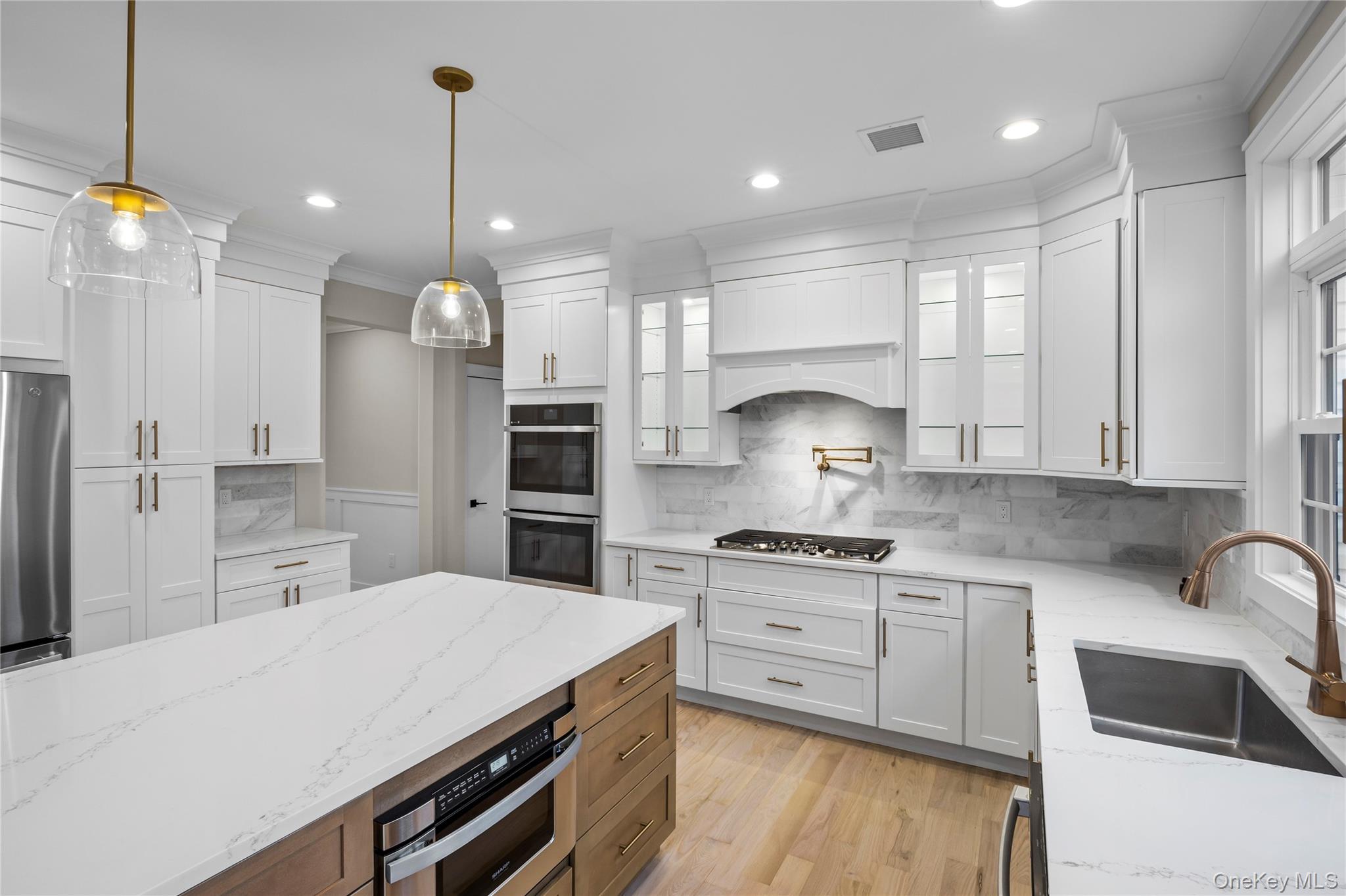 21 Devon Road Bethpage, NY 11714 - Photo 12 of 41