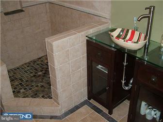 1225 Clymer Road Hatfield, PA 19440 - Photo 7 of 12 Bathroom