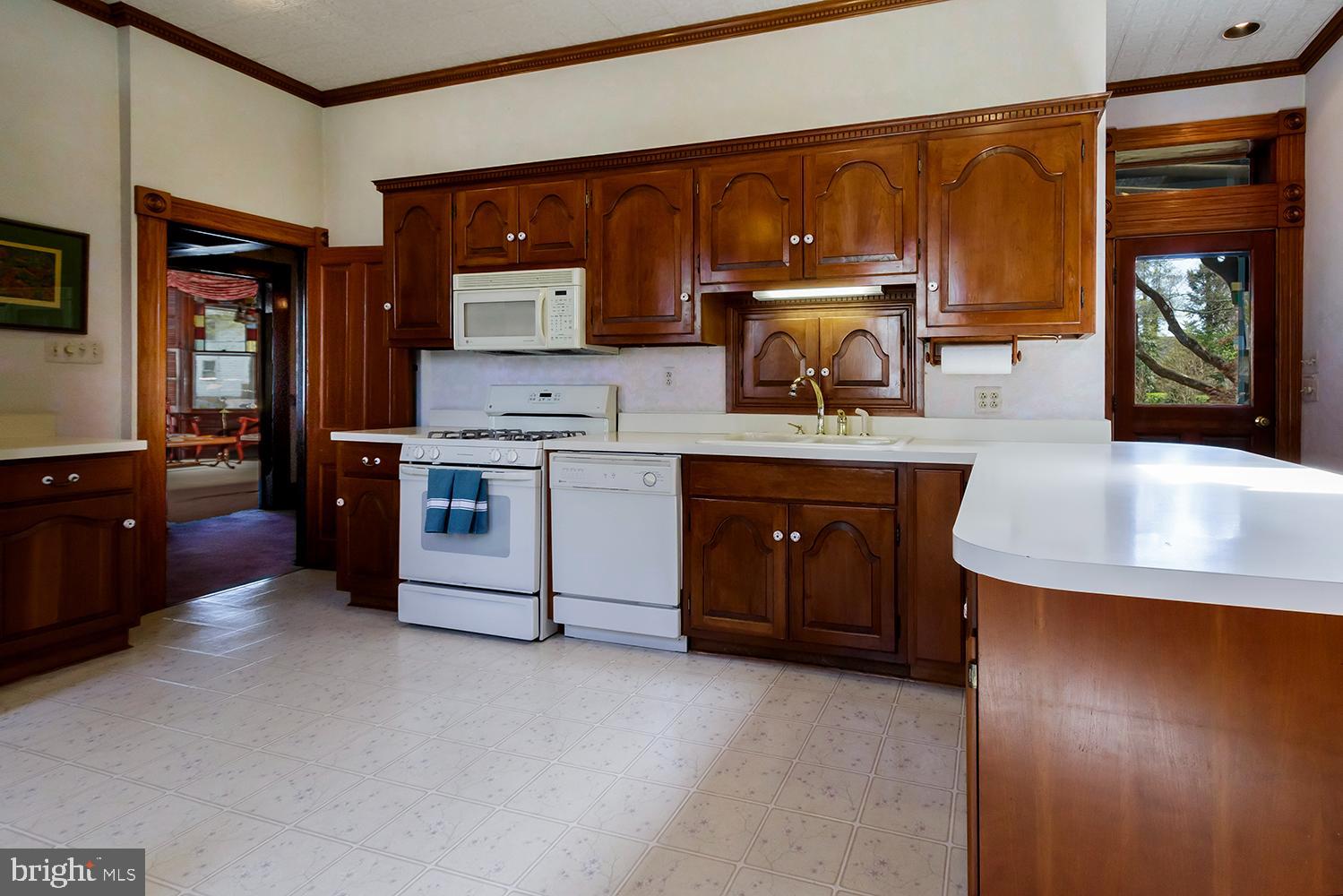 402 High Street Mount Holly, NJ 08060 - Photo 13 of 42 All the conveniences of a modern kitchen