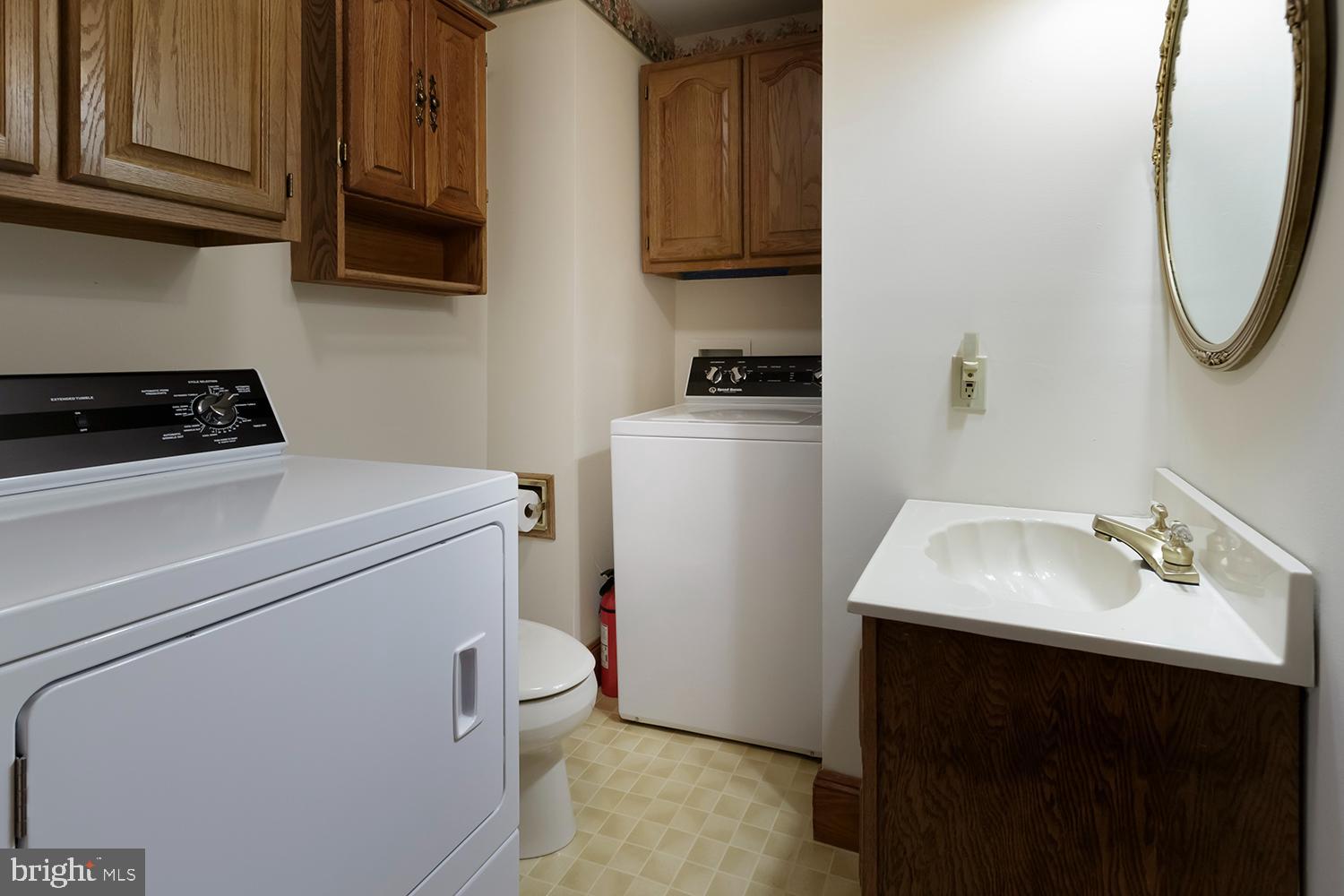 402 High Street Mount Holly, NJ 08060 - Photo 21 of 42 Second floor laundry room and powder room