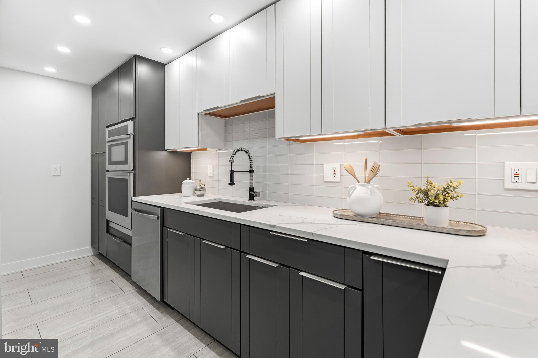 6101 Edsall Road, Unit 205 Alexandria, VA 22304 - Photo 22 of 117