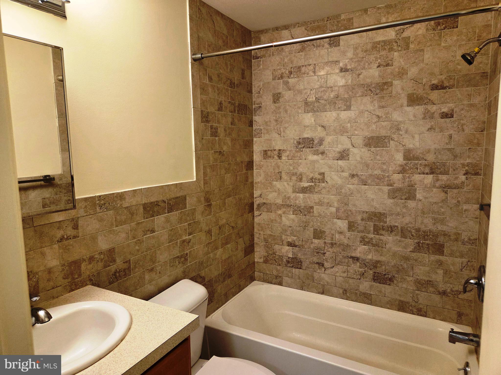 1600 Church Road, Unit B301 Wyncote, PA 19095 - Photo 12 of 14 Full tiled bath