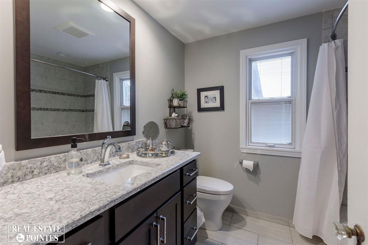 1901 Severn Road Grosse Pointe Woods, MI 48236 - Photo 22 of 37