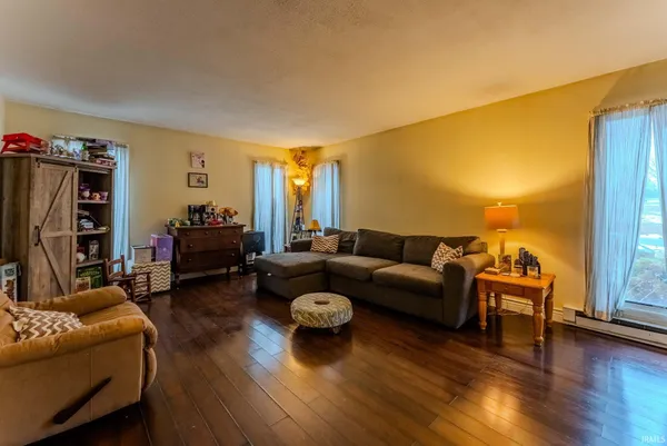 $199,000 | 15 2nd Street, Somerset, IN 46984