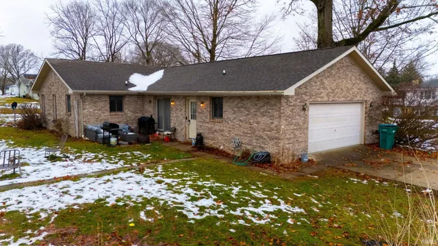 $199,000 | 15 2nd Street, Somerset, IN 46984