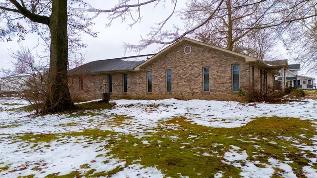 $199,000 | 15 2nd Street, Somerset, IN 46984