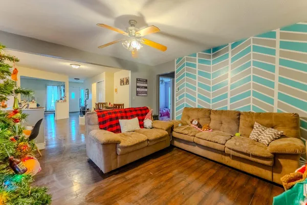 $199,000 | 15 2nd Street, Somerset, IN 46984