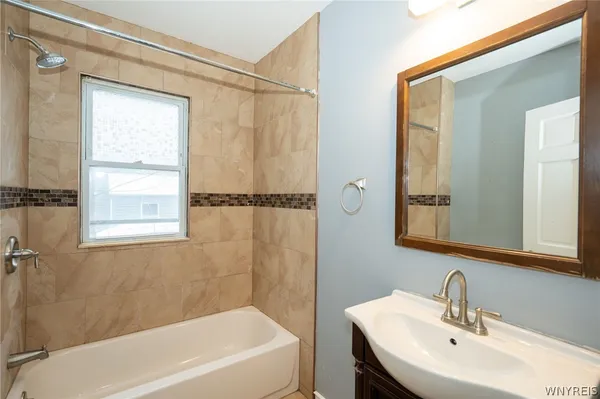 $1,850 | 11 Hoyt Street, Buffalo, NY 14213