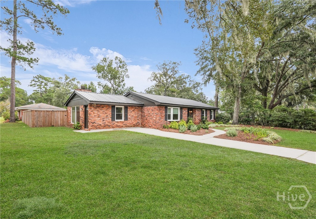 1602 Kings Way Savannah, GA 31406 - Photo 2 of 32 *Grass Virtually Enhanced*