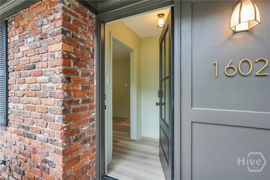 1602 Kings Way Savannah, GA 31406 - Photo 3 of 32