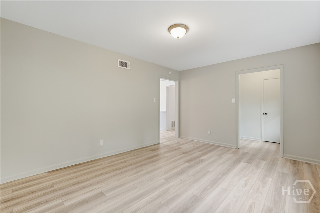 1602 Kings Way Savannah, GA 31406 - Photo 4 of 32