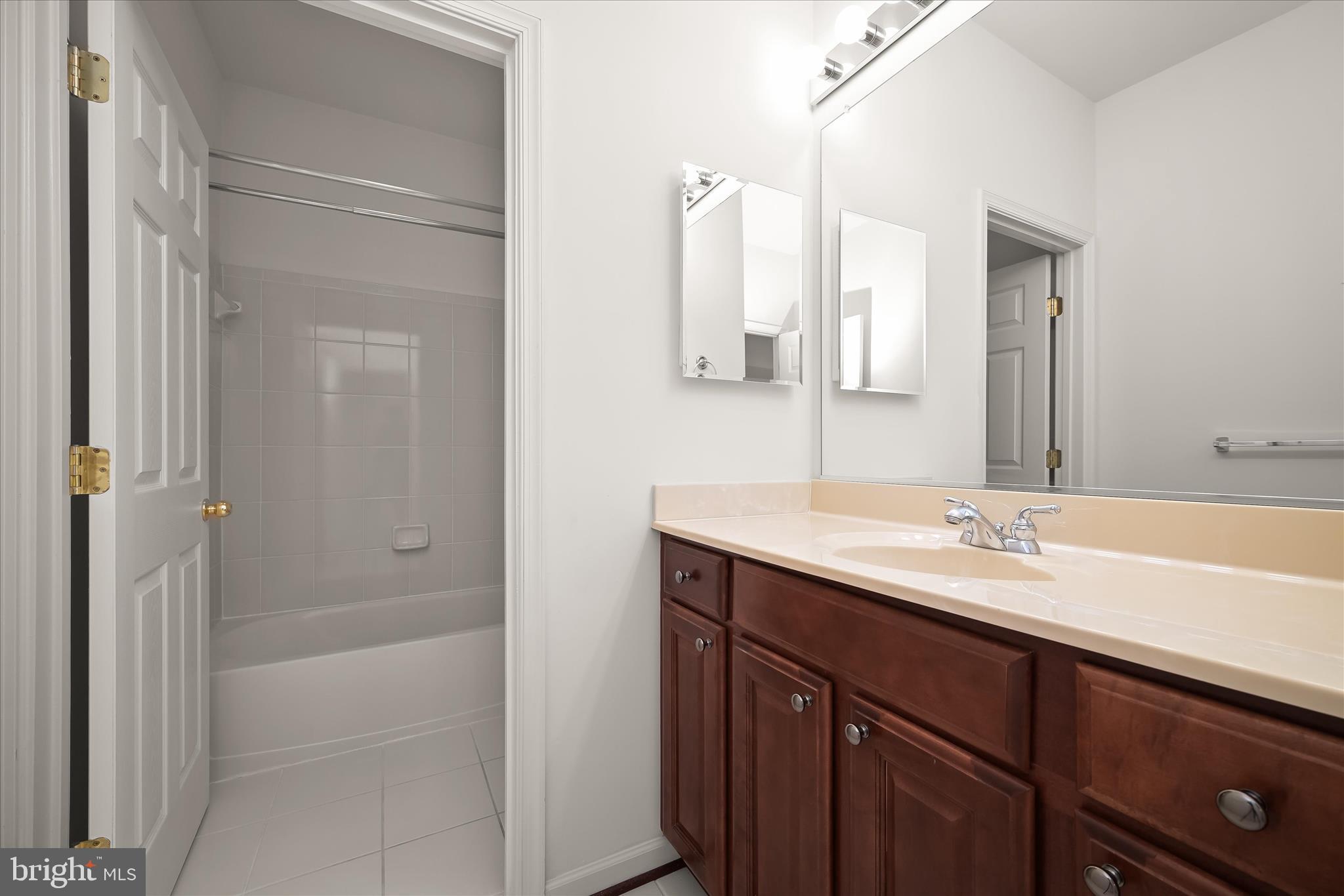 8736 Endless Ocean Way, Unit 24 Columbia, MD 21045 - Photo 40 of 61 Upper hall bath
