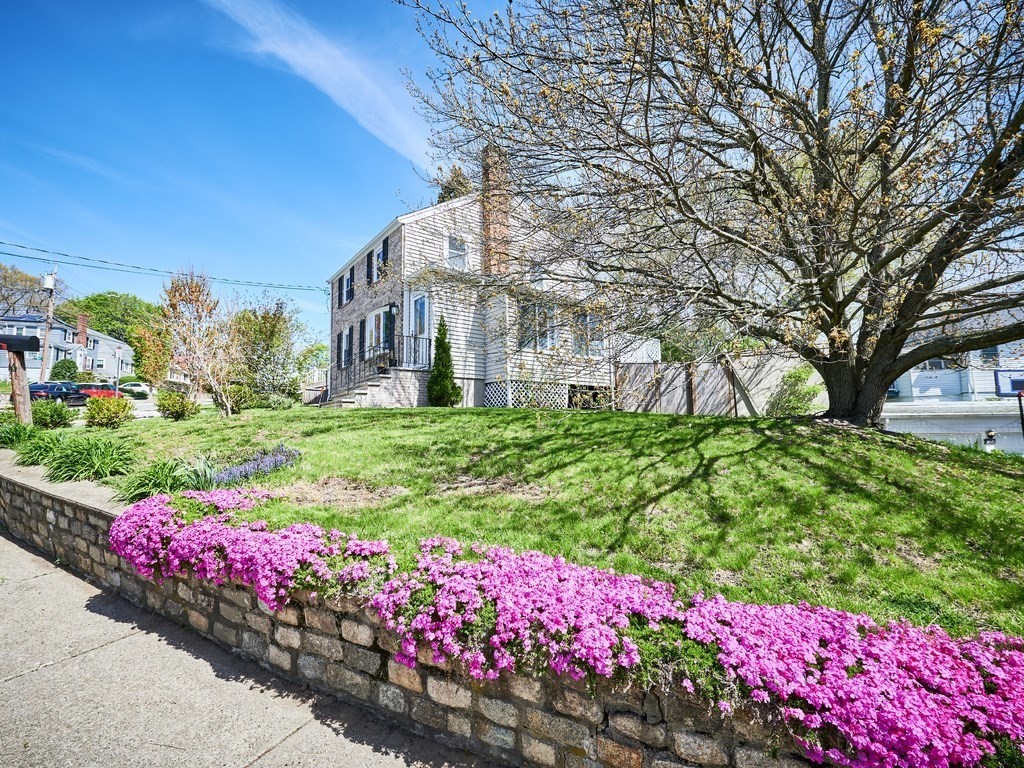 66 Myopia Road Boston, MA 02136 - Photo 4 of 26