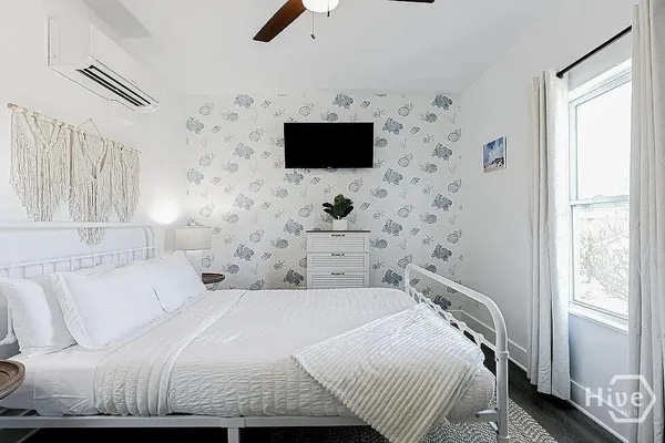 $1,700 | 637 East Anderson Street, Unit B, Savannah, GA 31401