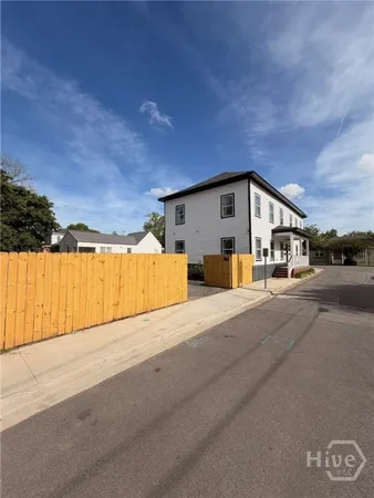 $1,700 | 637 East Anderson Street, Unit B, Savannah, GA 31401