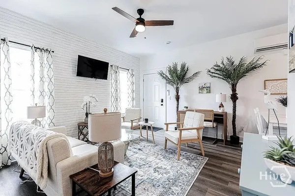 $1,700 | 637 East Anderson Street, Unit B, Savannah, GA 31401