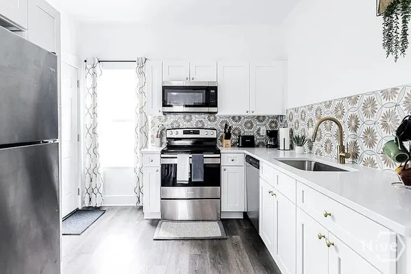 $1,700 | 637 East Anderson Street, Unit B, Savannah, GA 31401