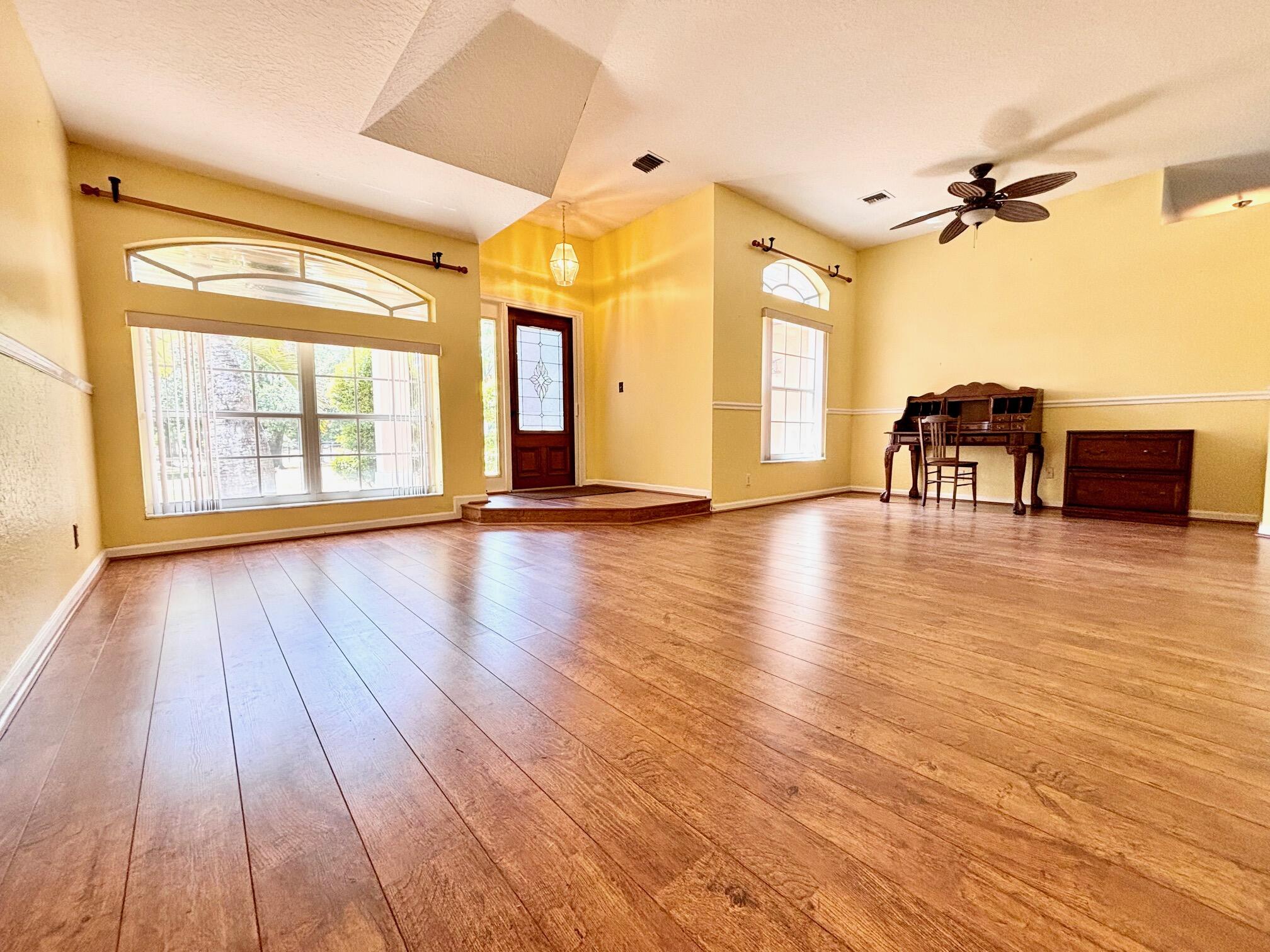 12093 170th Road North Jupiter, FL 33478 - Photo 6 of 35 image13