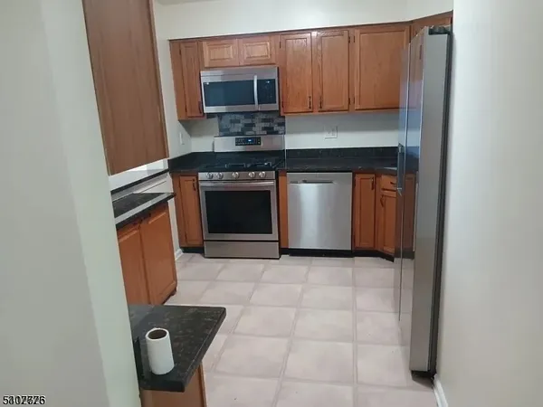 $3,100 | 10 Leahy Court, Somerset, NJ 08873