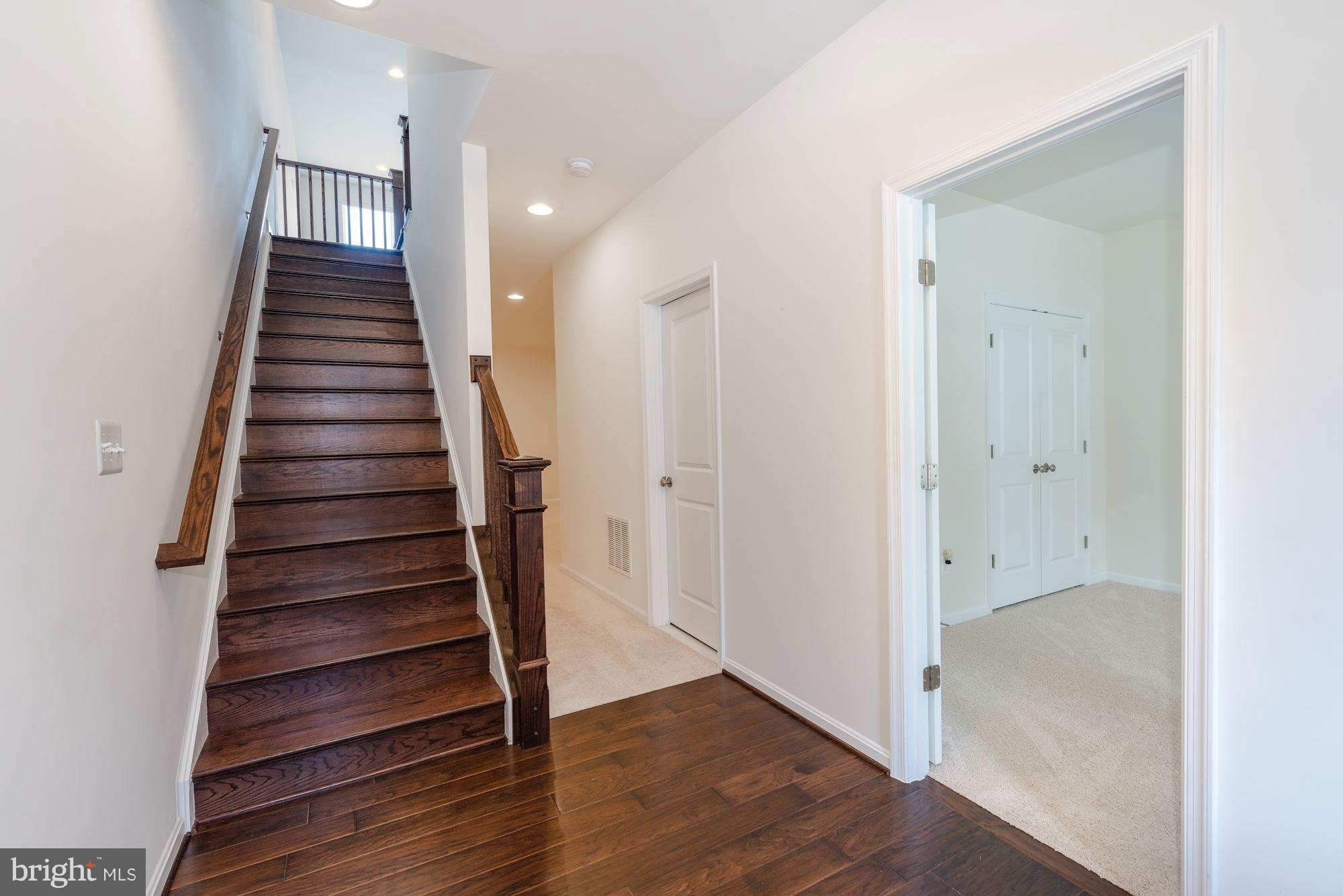 42267 Riggins Ridge Terrace Ashburn, VA 20148 - Photo 2 of 22 Interior (General)