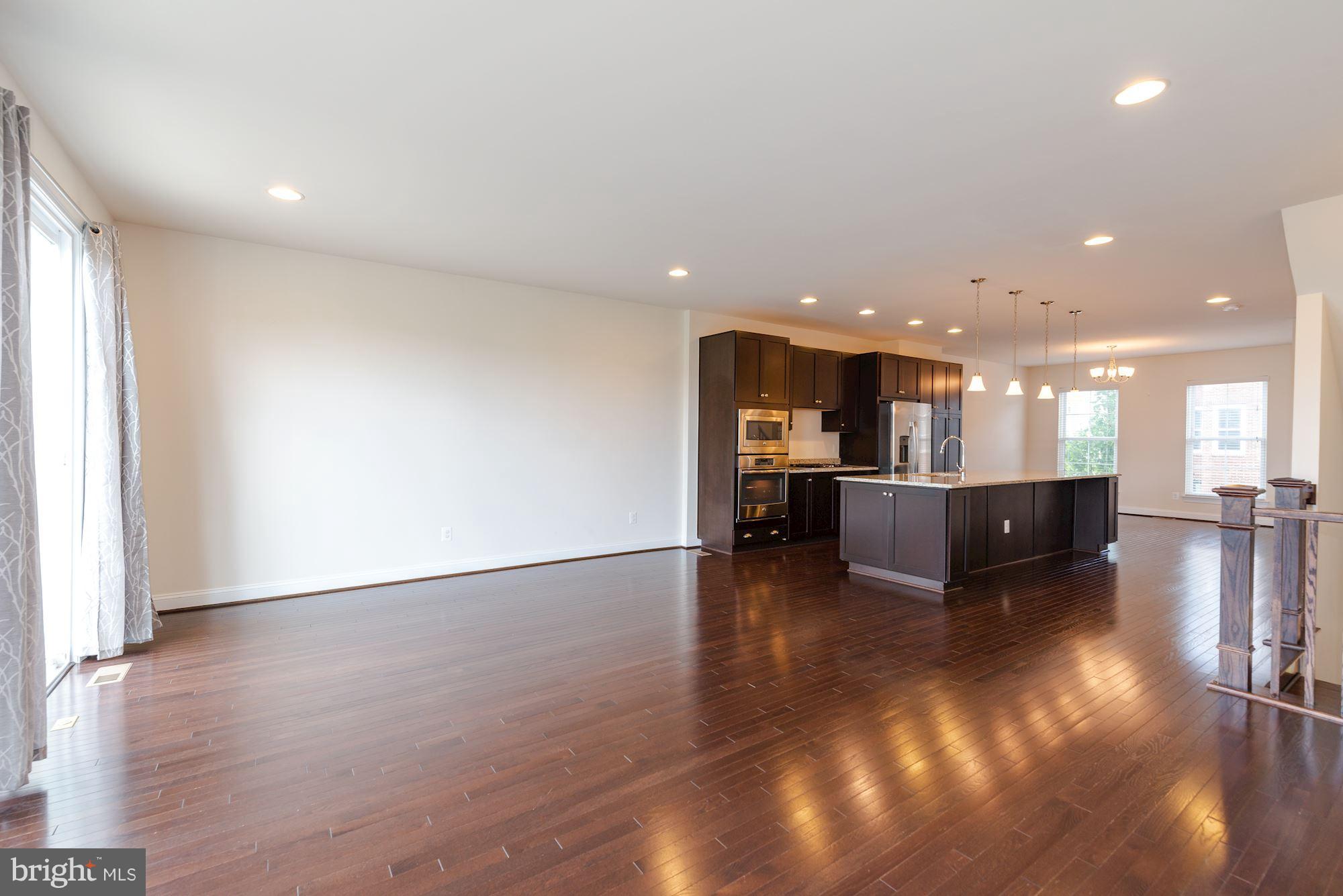 42267 Riggins Ridge Terrace Ashburn, VA 20148 - Photo 11 of 22 Family Room