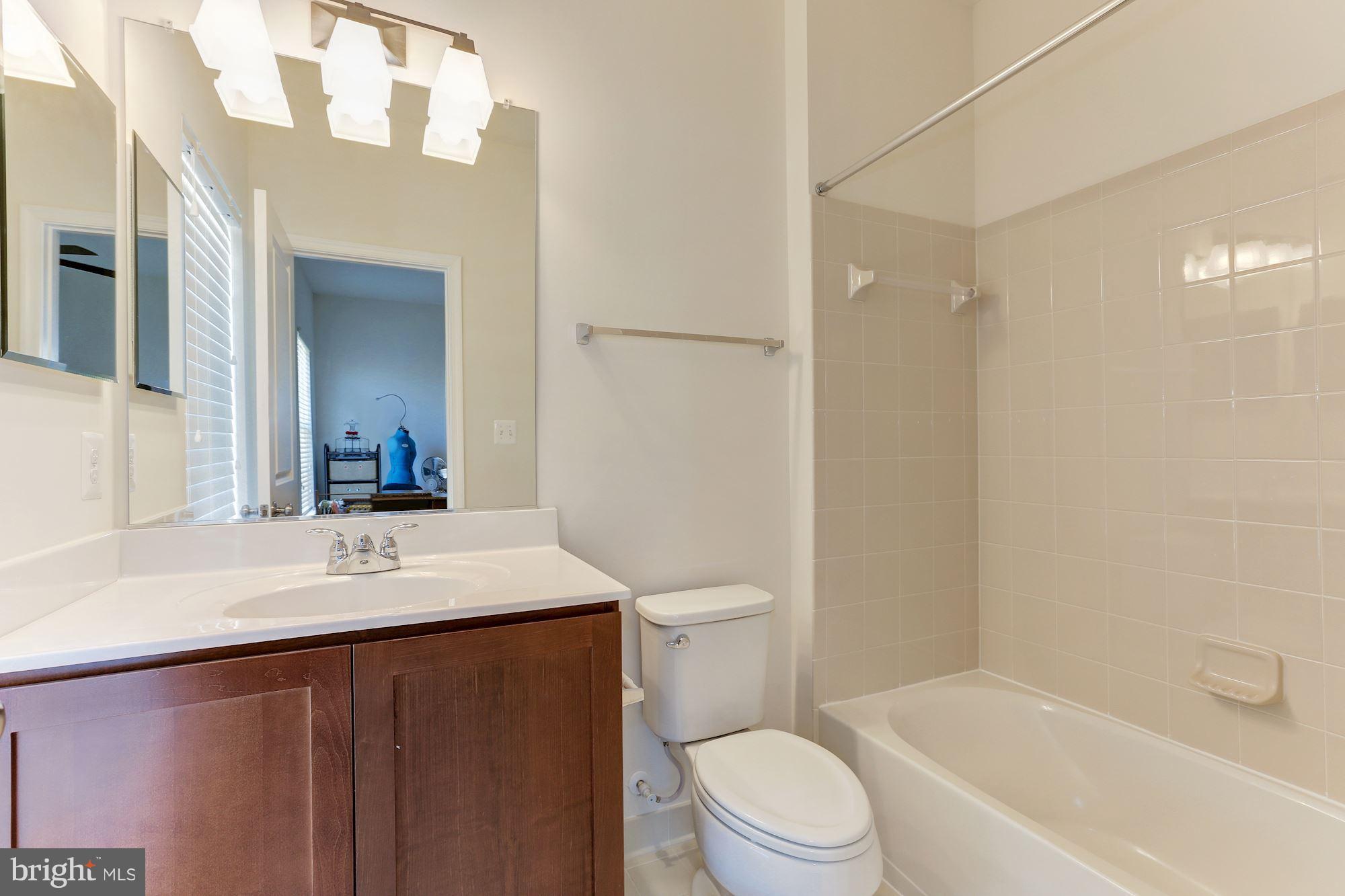 42267 Riggins Ridge Terrace Ashburn, VA 20148 - Photo 17 of 22 Full Bath #2