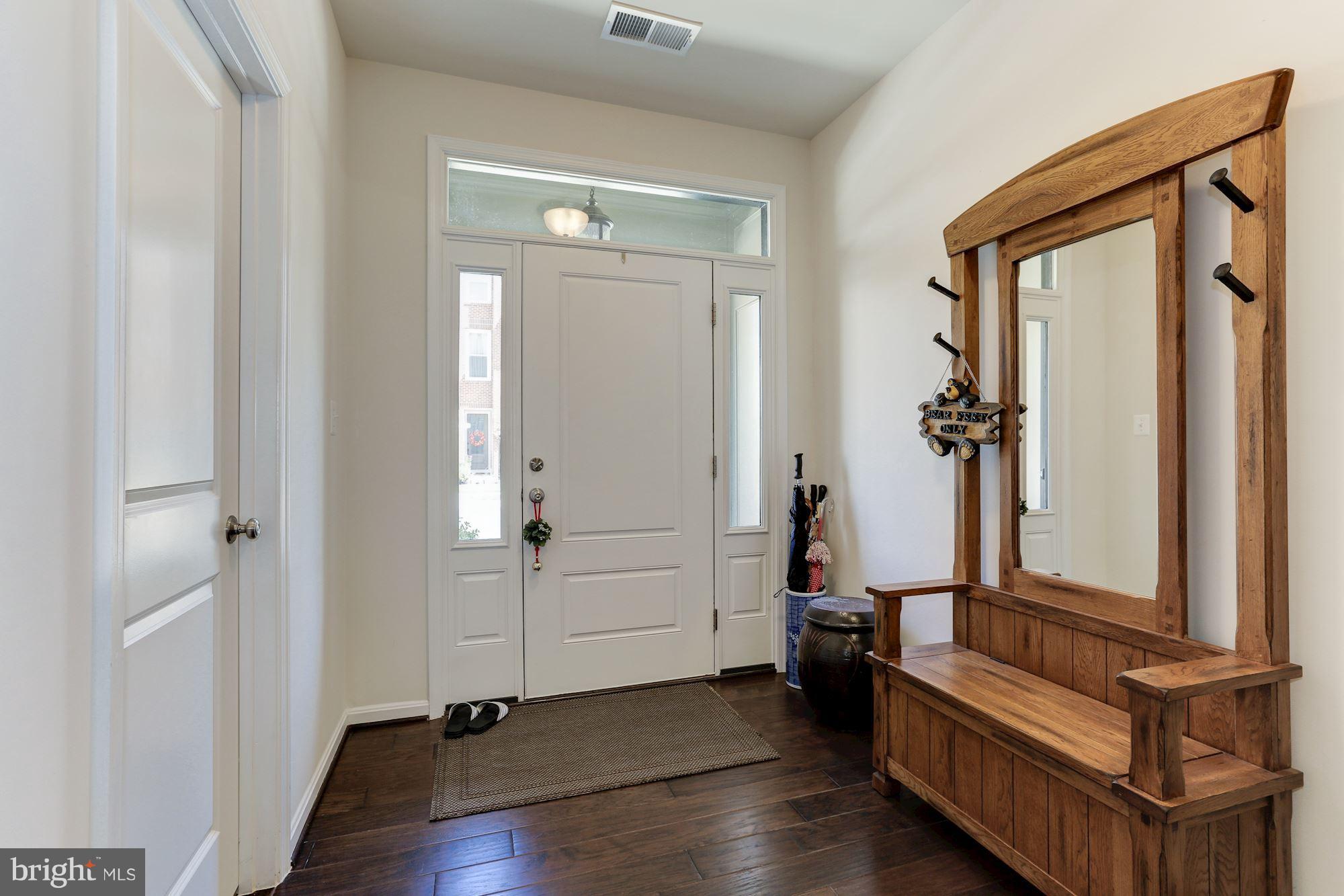 42267 Riggins Ridge Terrace Ashburn, VA 20148 - Photo 3 of 22 Interior (General)