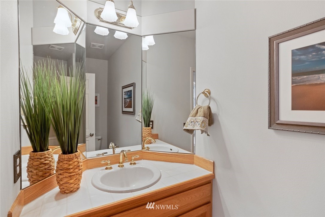 2719 202nd Street Southeast Bothell, WA 98012 - Photo 9 of 37 Gallery Image 9