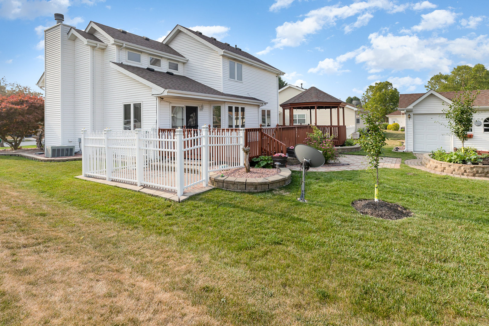 1560 Mallards Cove Beecher, IL 60401 - Photo 31 of 43 a front view of a house with a yard