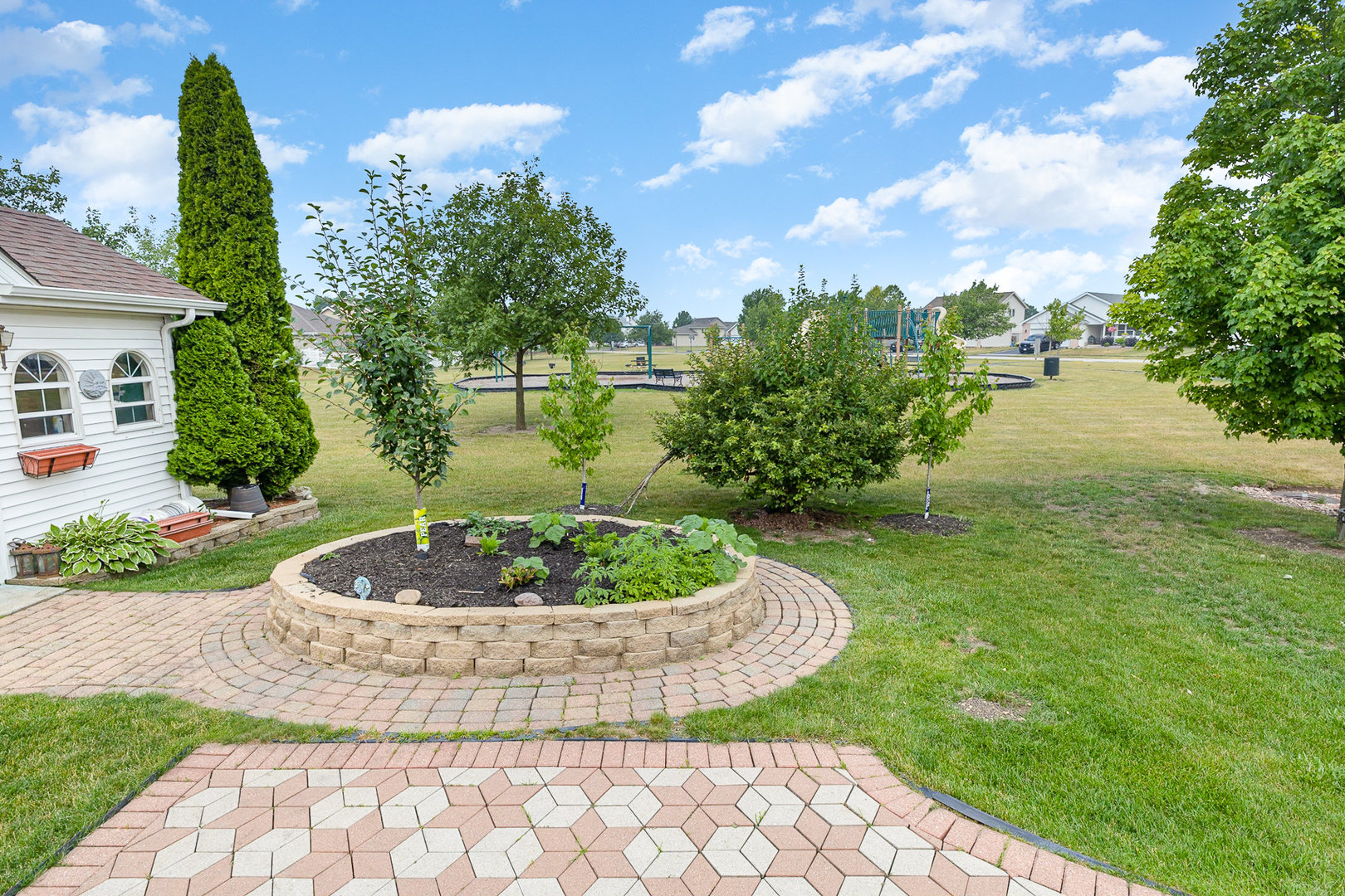 1560 Mallards Cove Beecher, IL 60401 - Photo 36 of 43 a view of a backyard of house